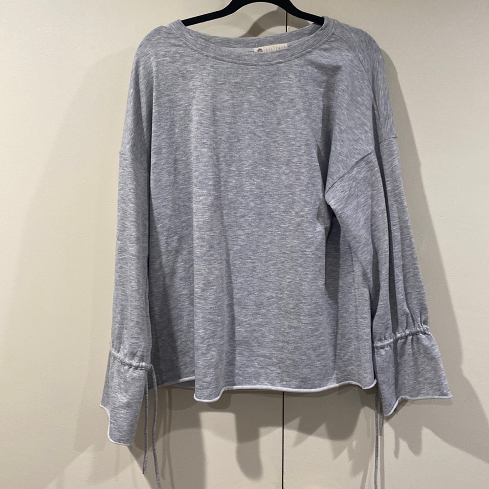 Relished size large crew neck